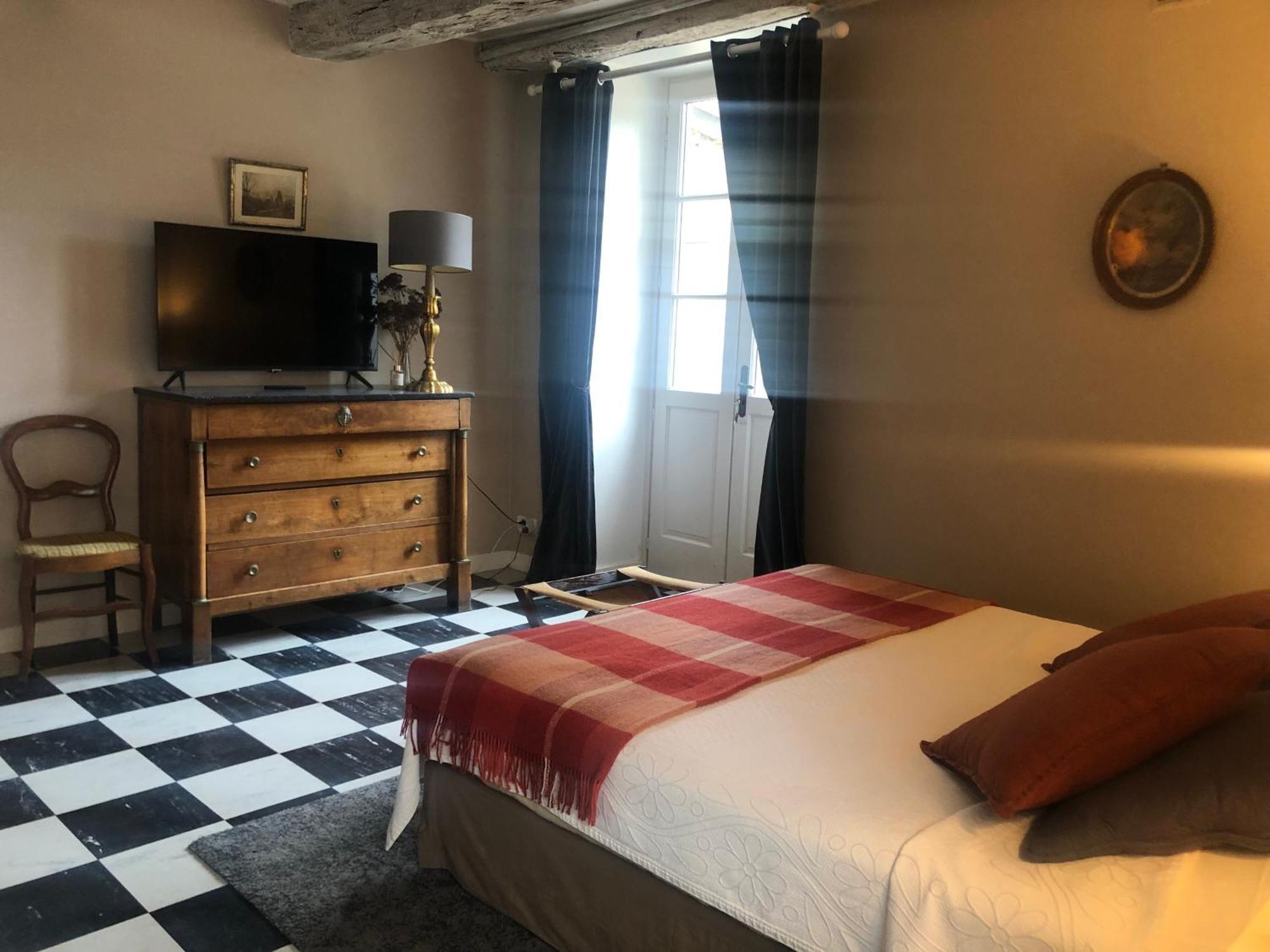La Maison Des Gardes - Chambres D'Hotes Cluny Eksteriør billede