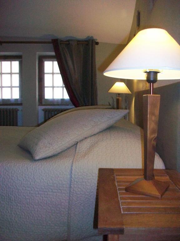La Maison Des Gardes - Chambres D'Hotes Cluny Værelse billede